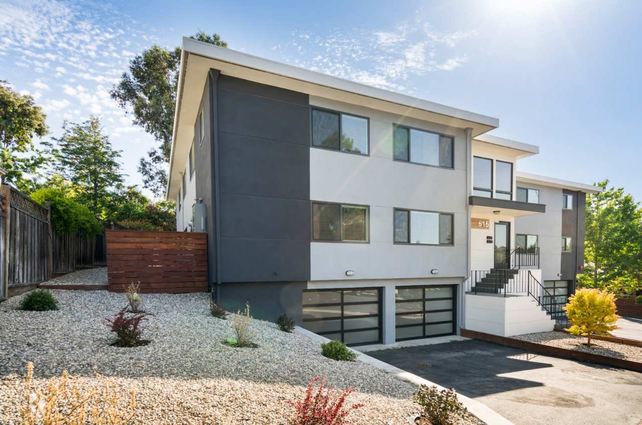 Redwood City: Newly Remodeled  Unfurnished 1 Bed 1 Ba w/ A/C, In-Unit Washer/Dryer, Private Garage w/ EV Charger