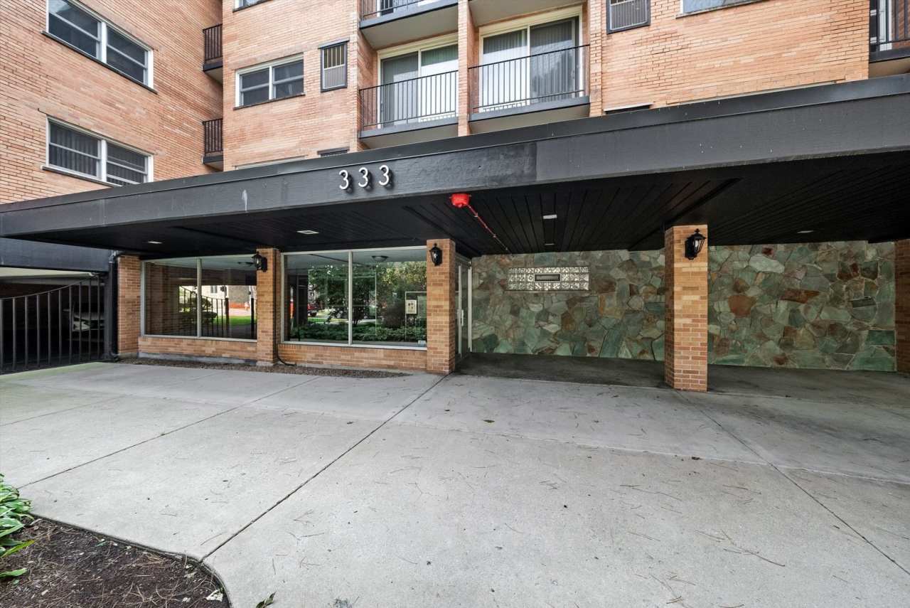 333 S EAST Avenue unit: 405