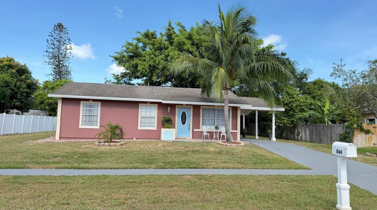 864 SE Festivo Court