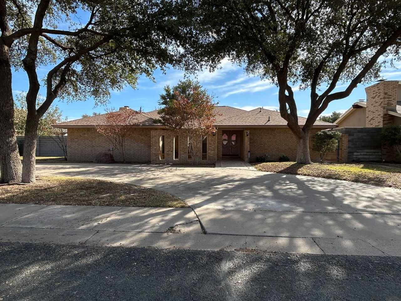 Large Family Home in Country Club North