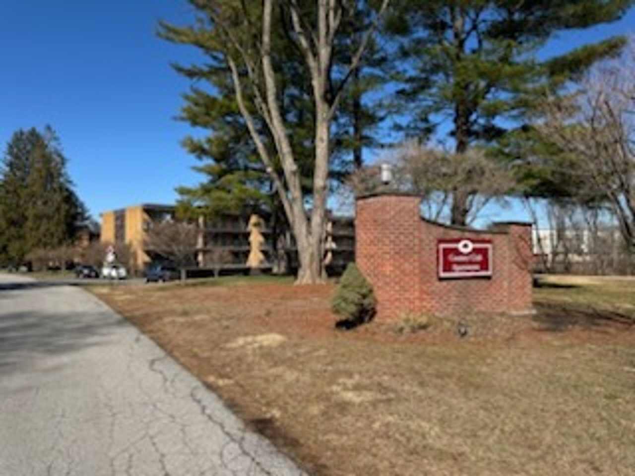 Country Club Apartments