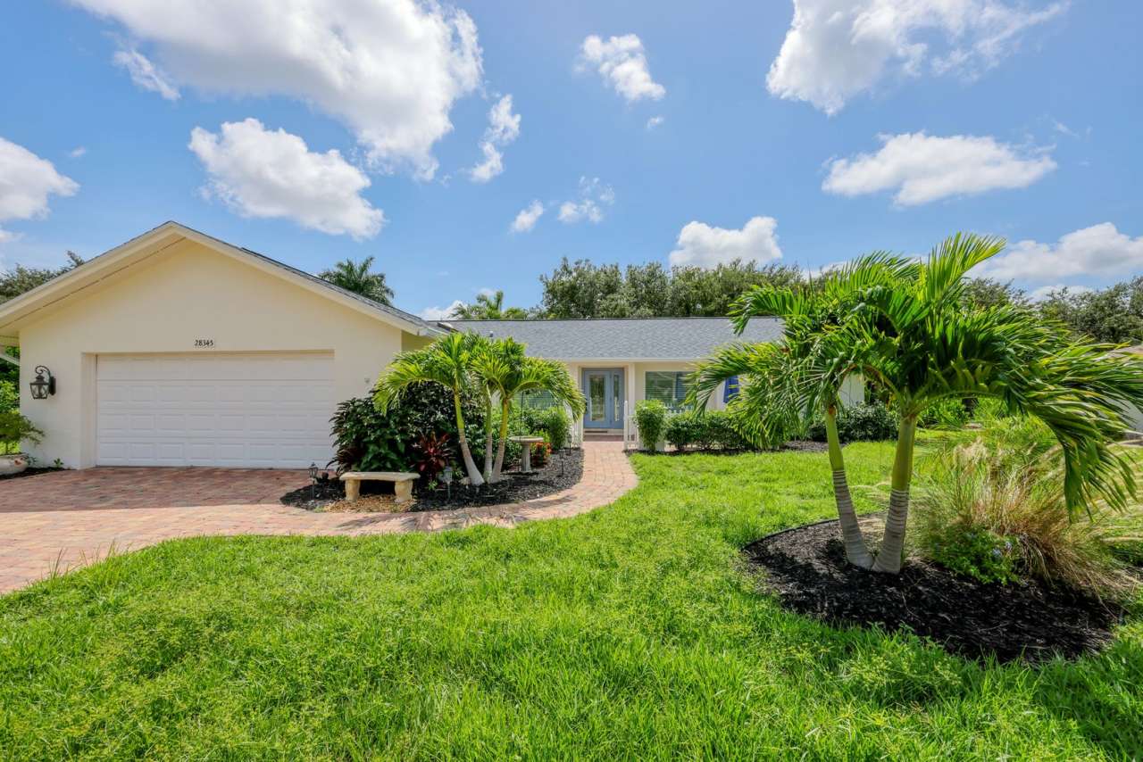 Secluded Annual Rental- 3 Bedroom 2 Bath Pool Home In Spanish Wells