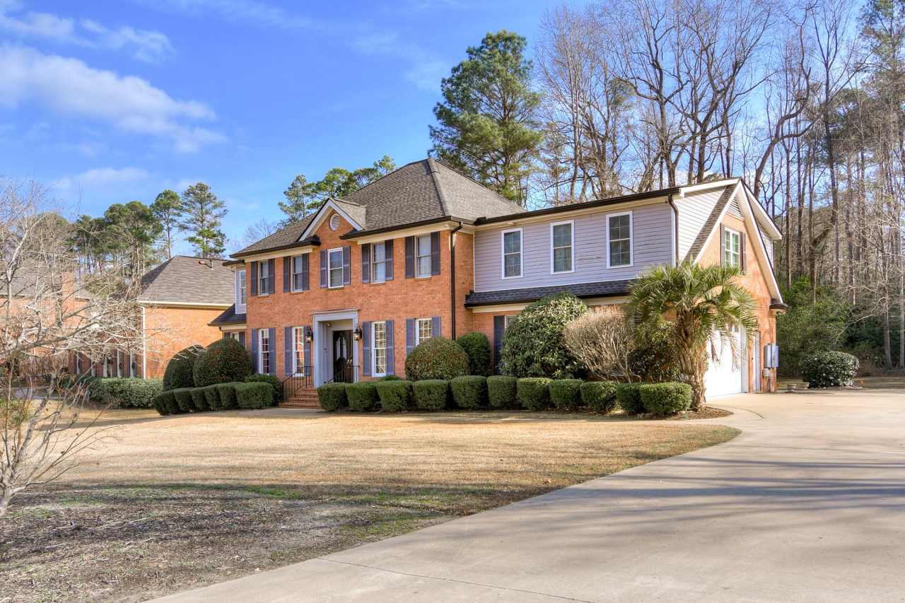 4117 Knollcrest Circle North