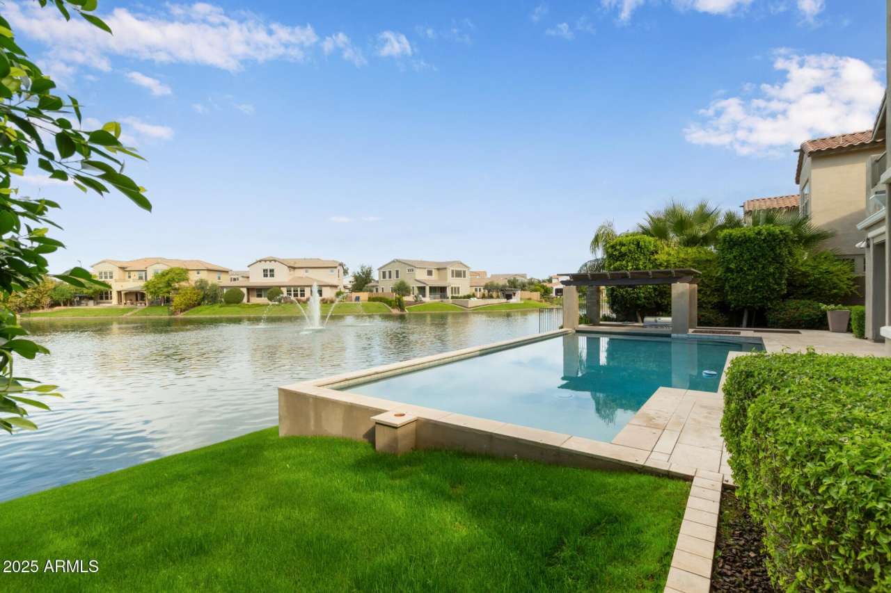 4322 S GARDENIA Drive