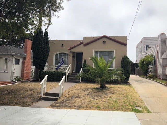 Great 3 Bedroom 2 Bath House in Old Town Monterey