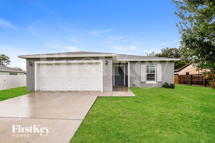 931 SE Thornhill Drive