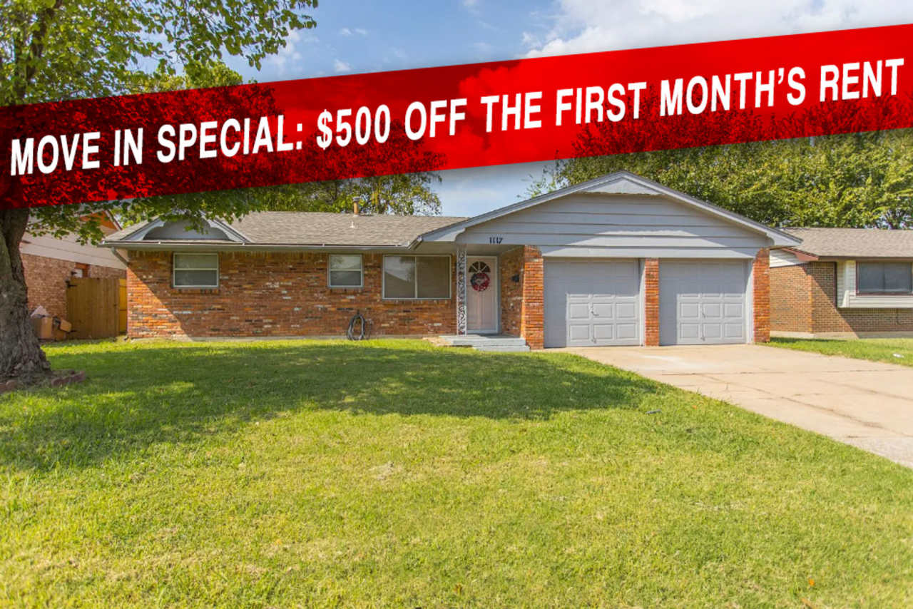 3 Bedroom in the Heart of Moore with a storm shelter!