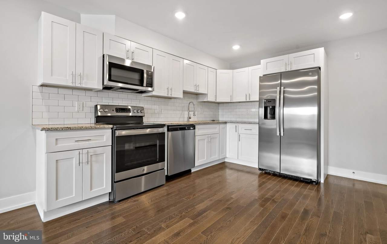 1530 N PALETHORP STREET