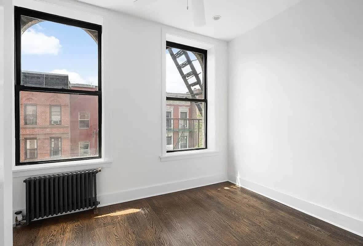 59 E 7th St Apt 18