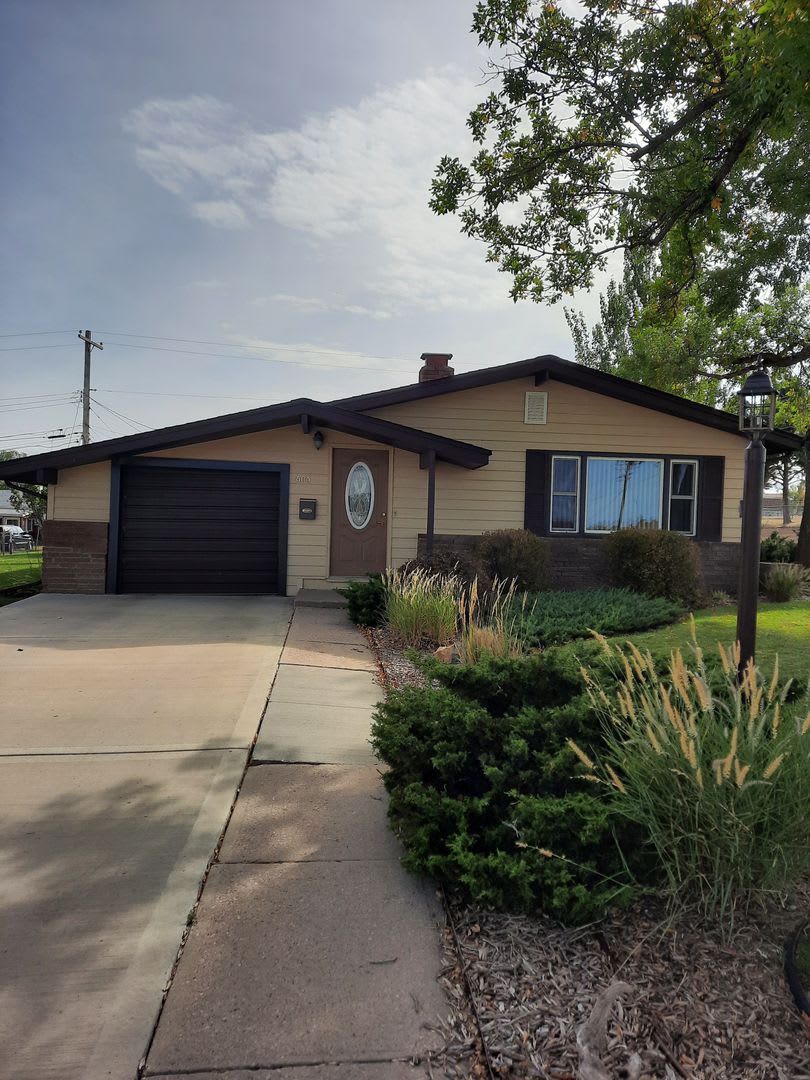 3 BED | 1 BATH | SINGLE GARAGE | SOUTH