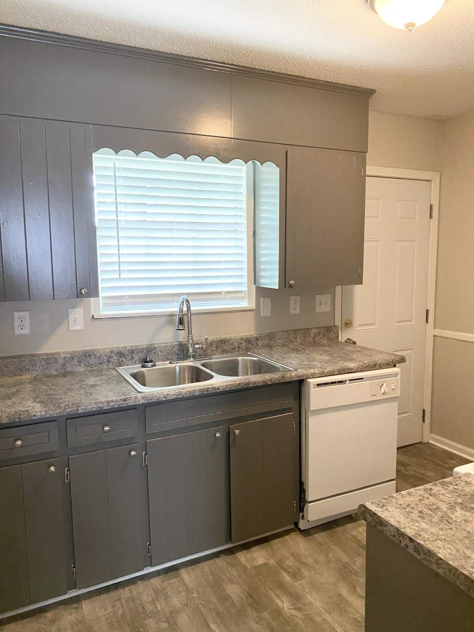 2044 High School Road, Hueytown, AL. 35023 - D