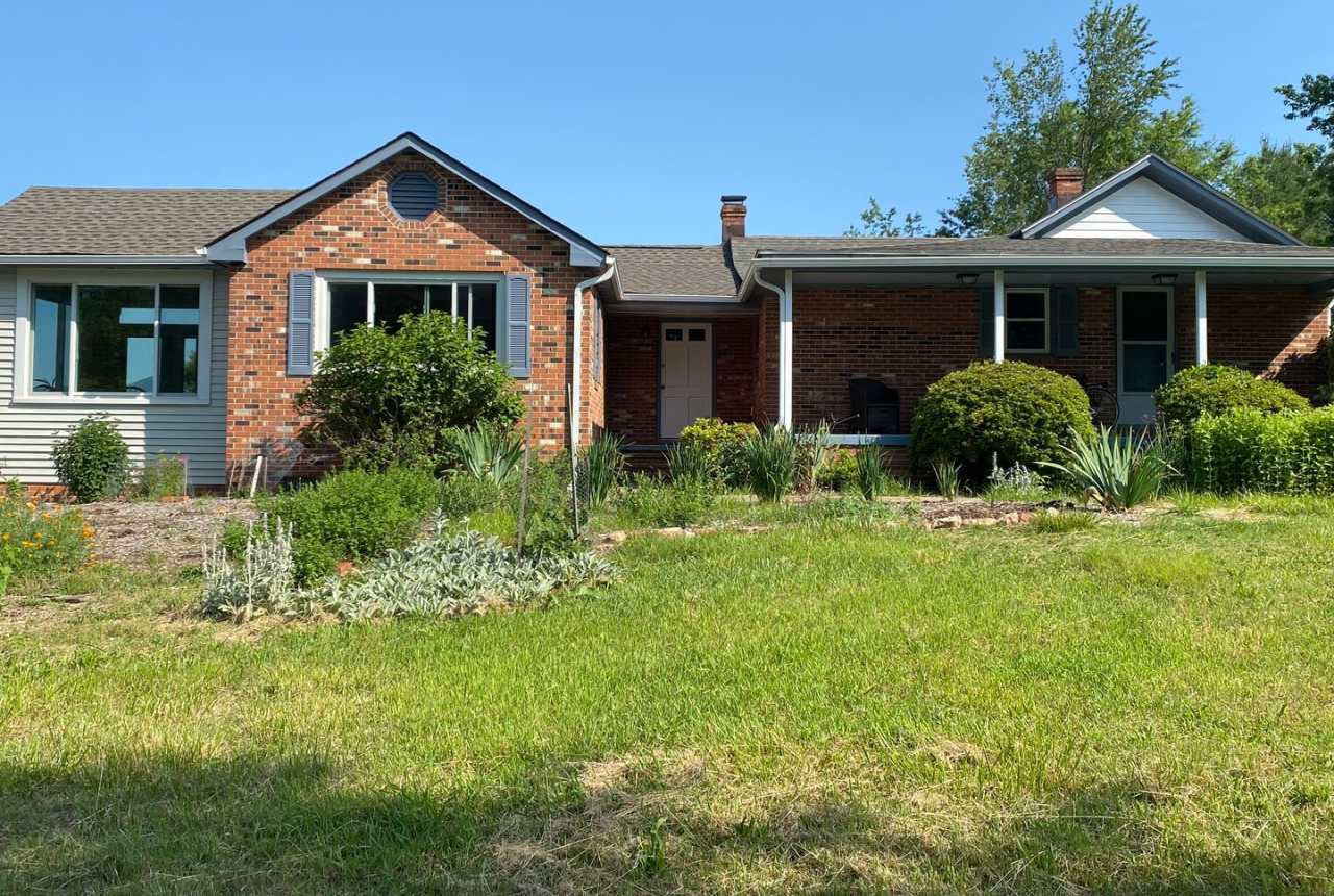 5802 Roach Ridge - Spectacular view of the Blue Ridge Mountains!