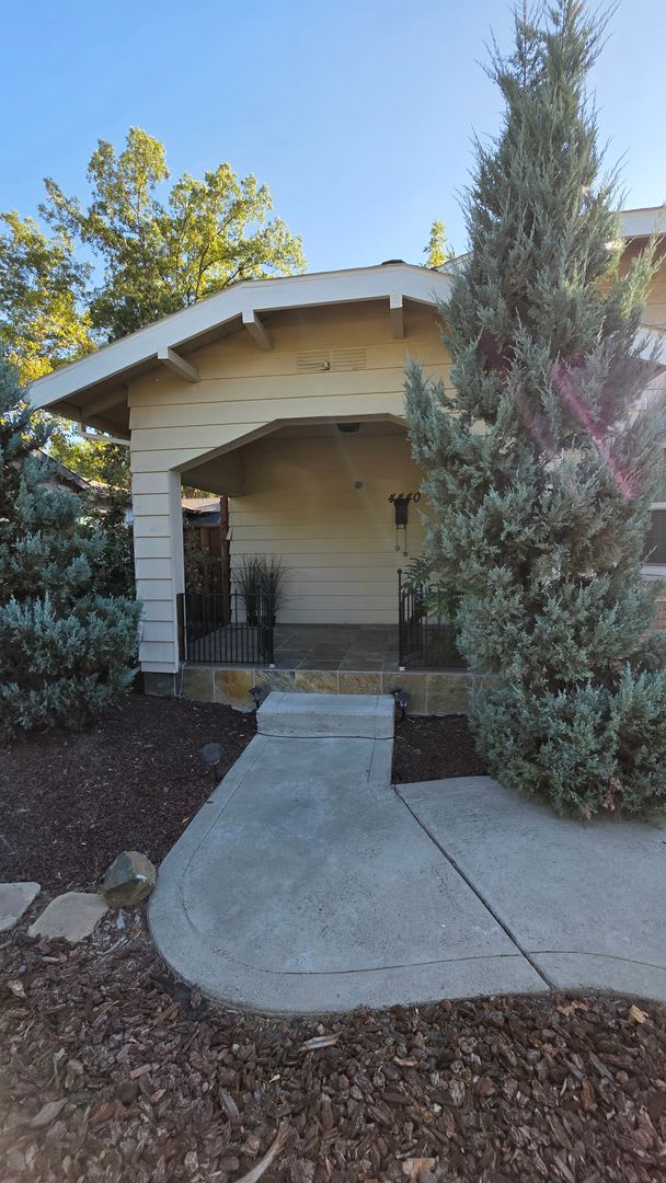 SHORT OR LONG TERM FURNISHED East Sac home with POOL