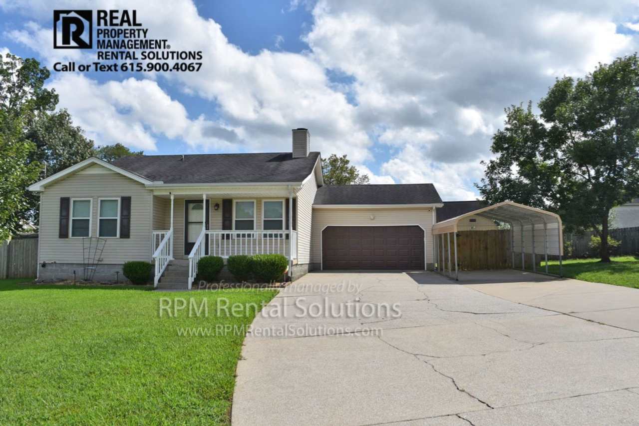 PENDING*3BR/2BA in LaVergne w/ 2-car garage, fenced in backyard, walk to Percy Priest Lake!