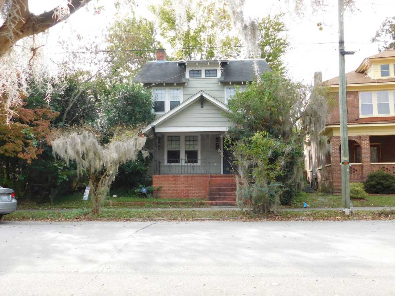 605 Johnson Street - Located in the Historic Downtown New Bern. Offering 1 month move-in special!