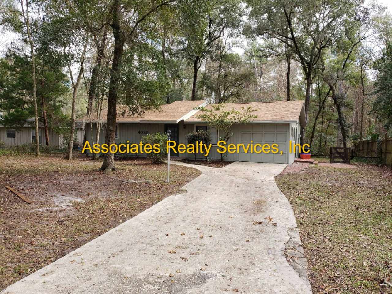 Renovated 2 bedroom with Office home in Springtree!