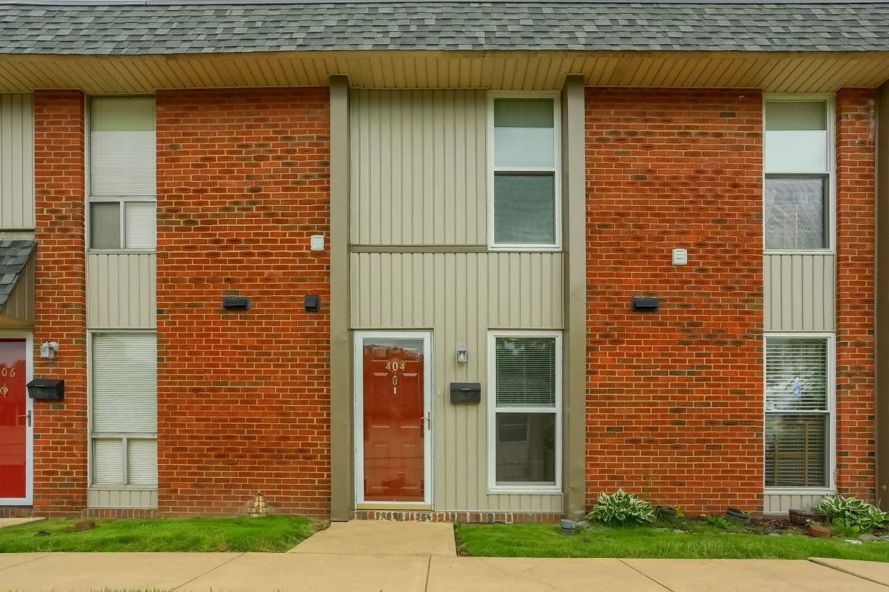 UPDATED 2 BEDROOM CONDO - Heart of Moon Township