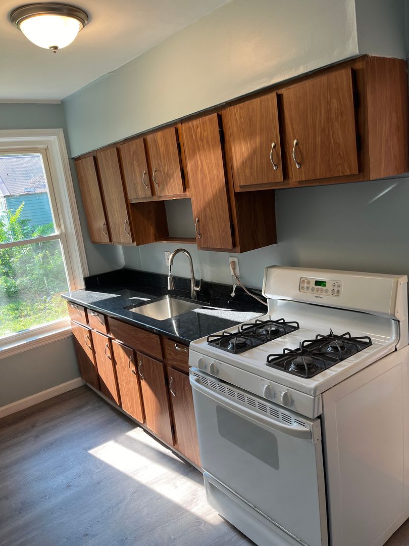 Gorgeous 1-bedroom, First floor! Apartment in quiet Pittsfield Street