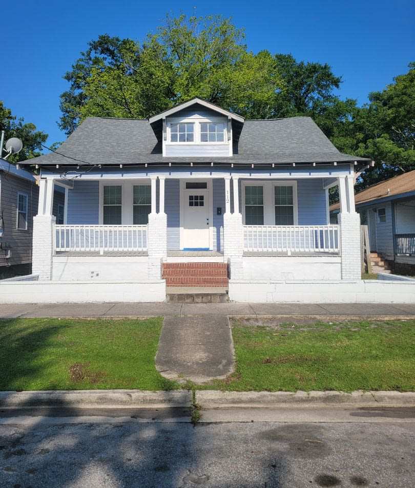 Newly renovated 4 bed 2 bath home in the heart of Downtown Wilmington .