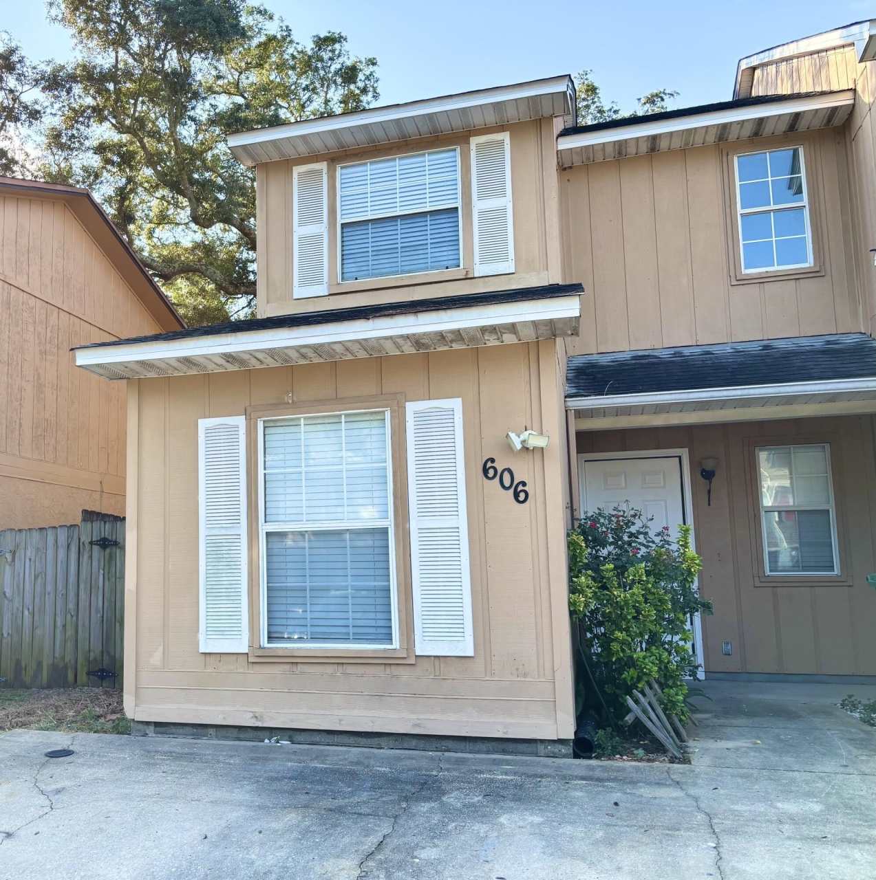 606 Virginia Oak Court