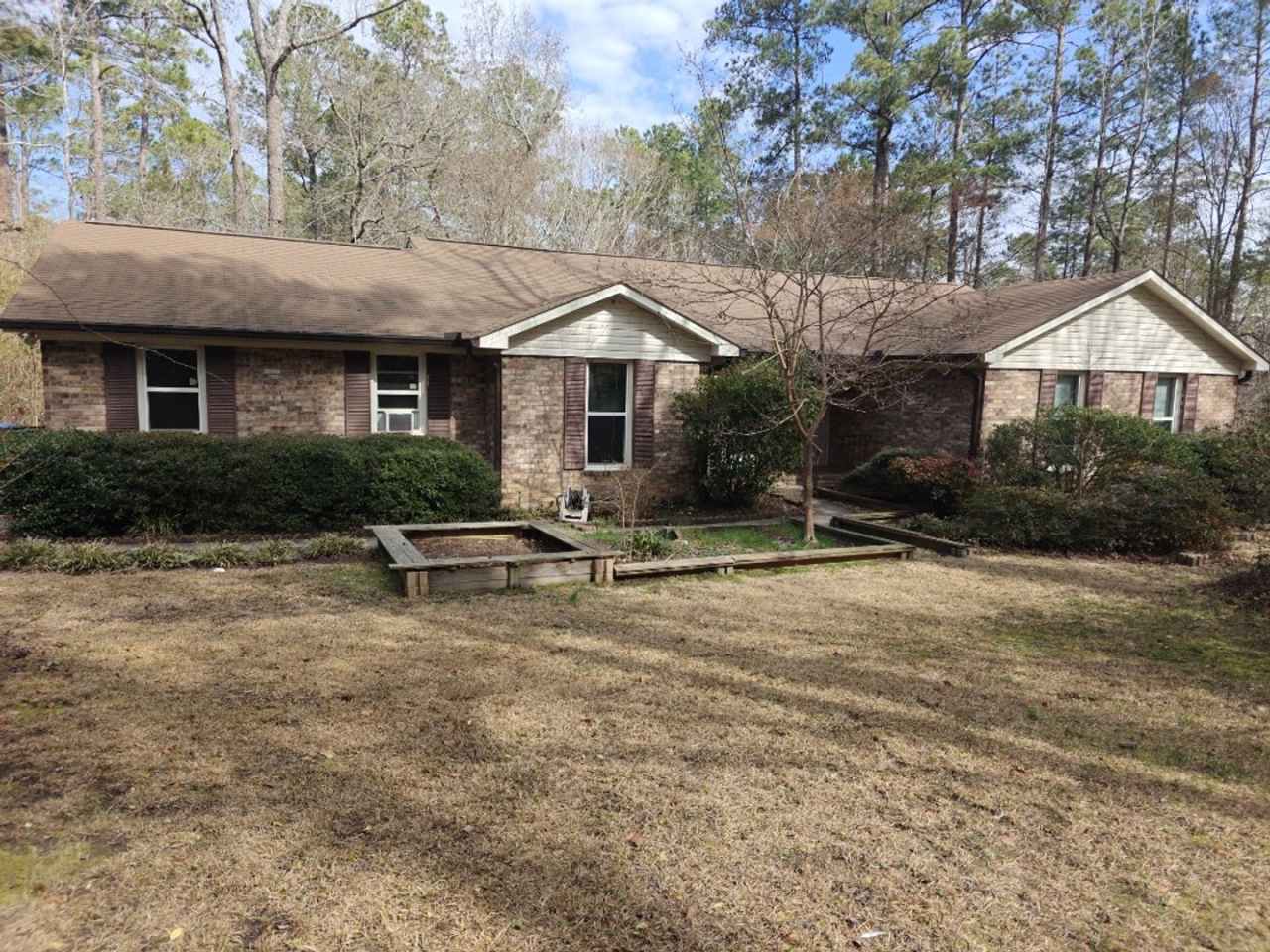 Charming 3-bedroom, 2-bath home with Garage in Columbia County!