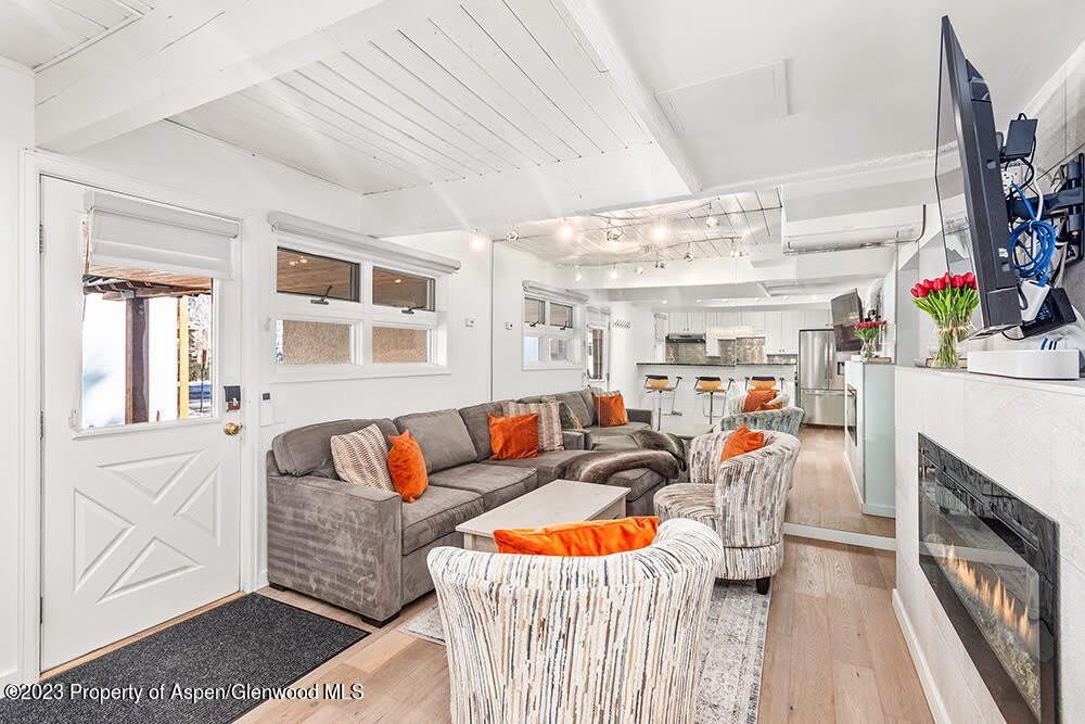 630 E Cooper Avenue unit: 4