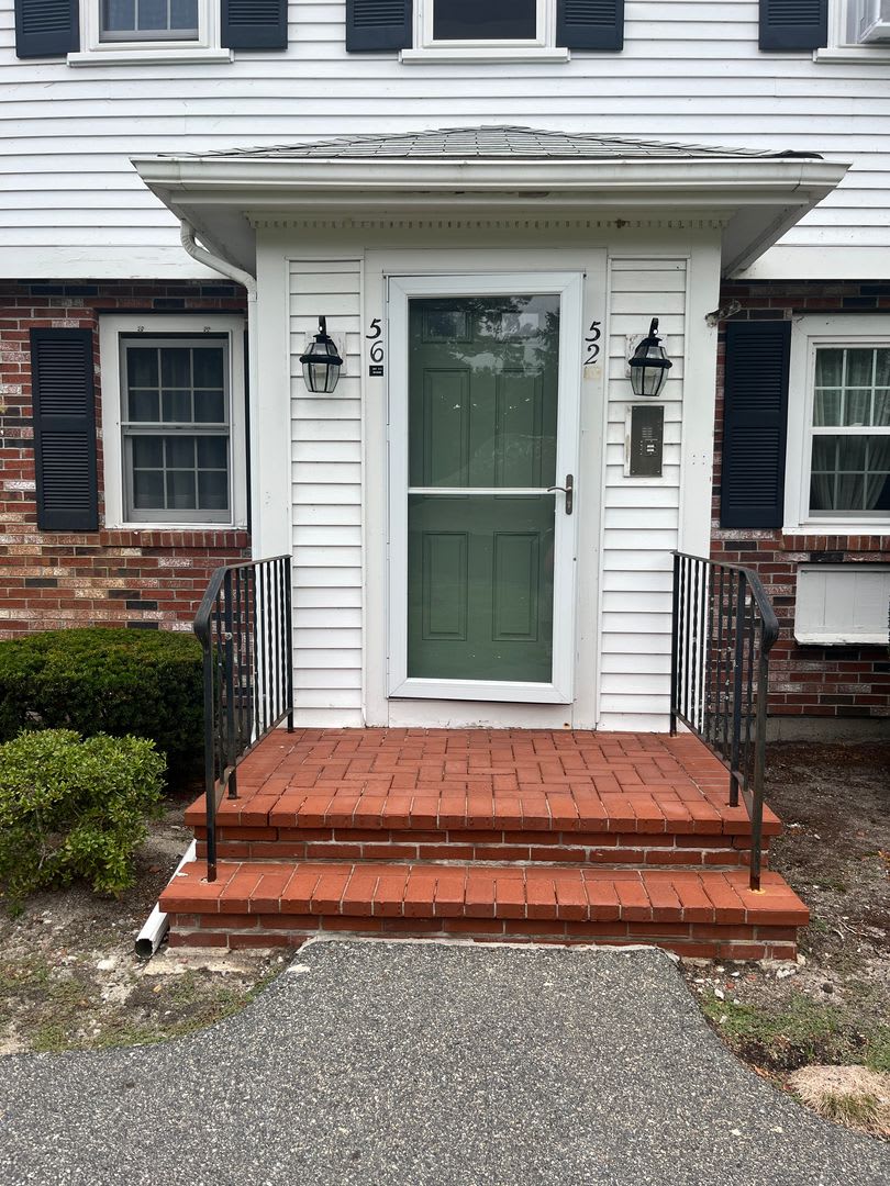 Fully updated 2Bd / 2Br Bassett Pond Condominium in West Yarmouth