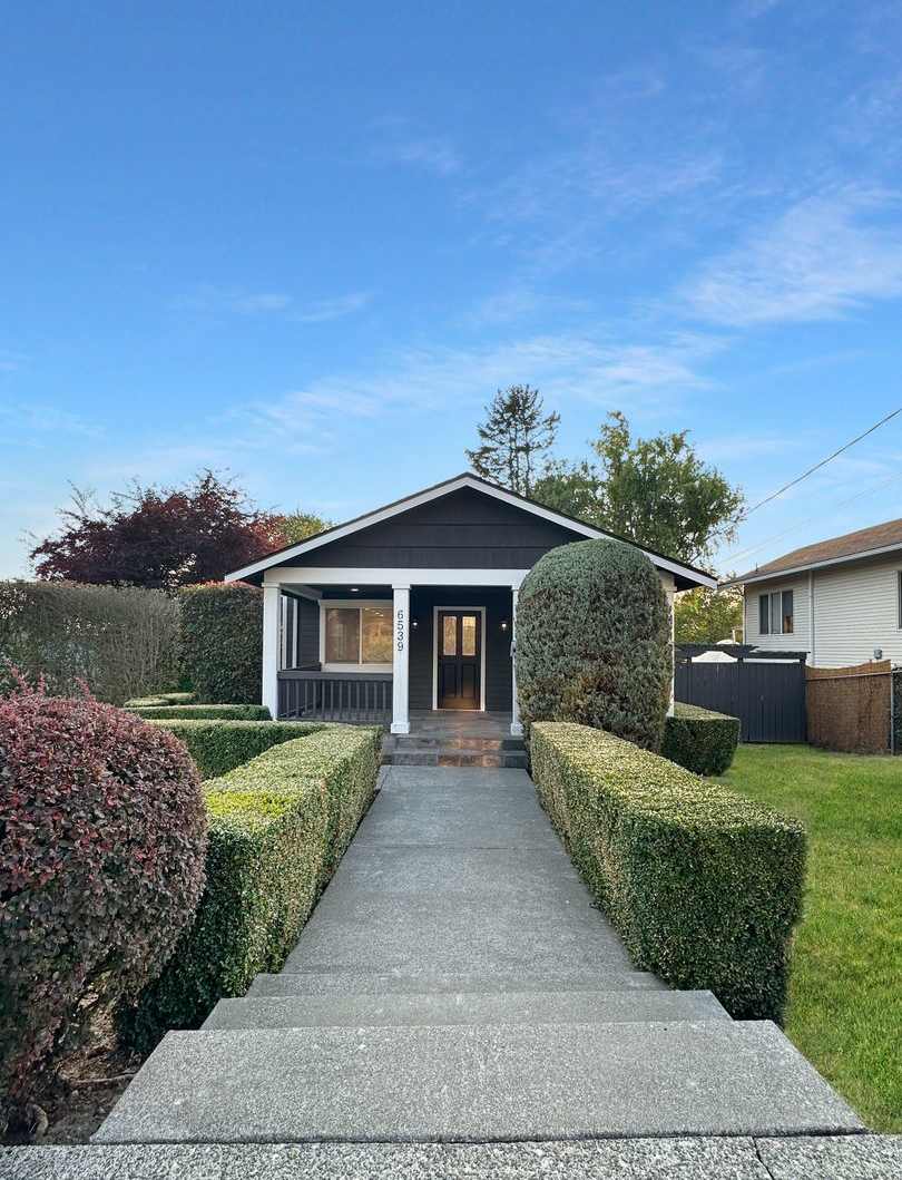 South Seattle/Seward Park area - Remodeled 4 Bedroom 2 bathroom home - Ready for move in now!