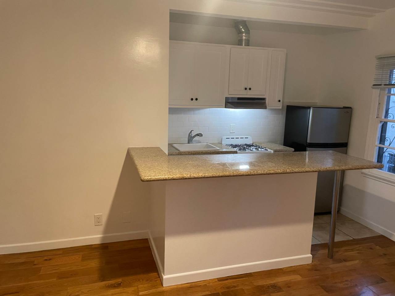 GREAT KTOWN 1BR JUST BECOMING AVAILABLE