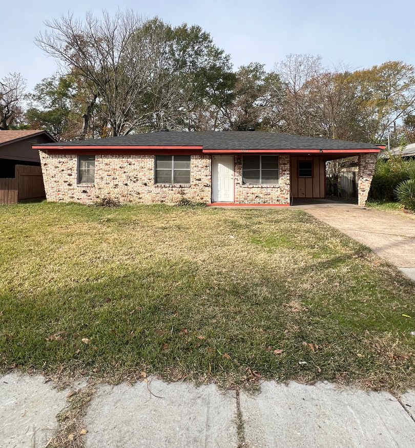 Clean, 3 bedroom with new flooring throughout!