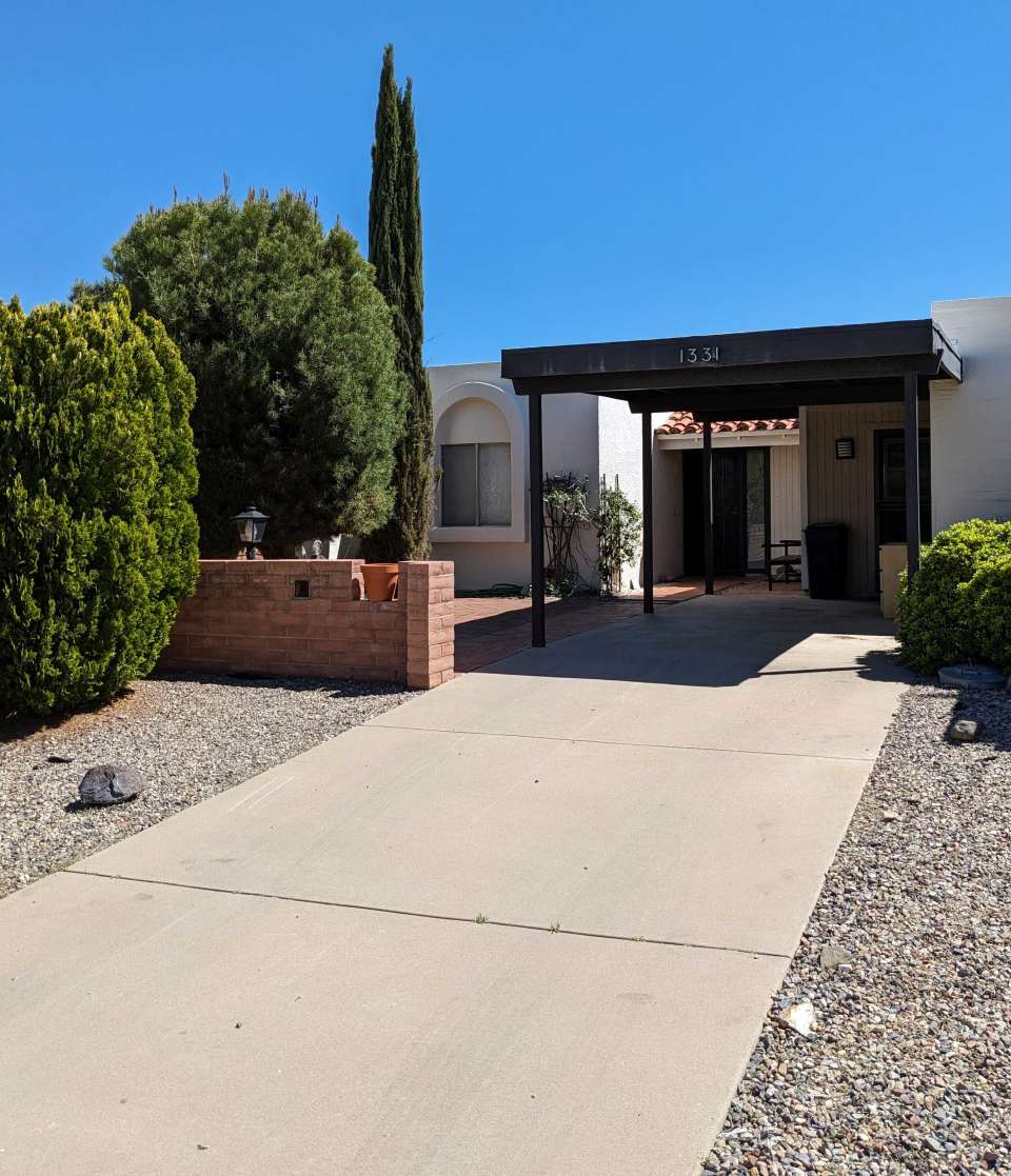 1331 S Desert Meadows Cir