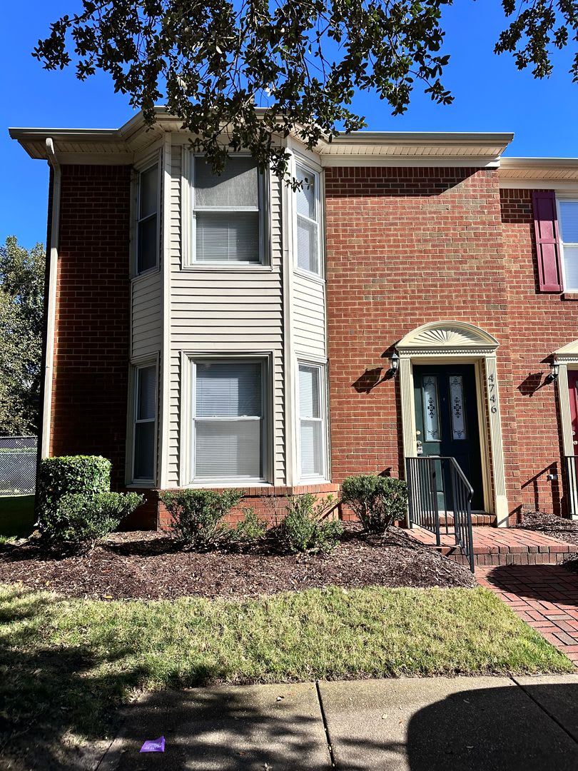 Beautiful Condo in desired Chicks Beach area