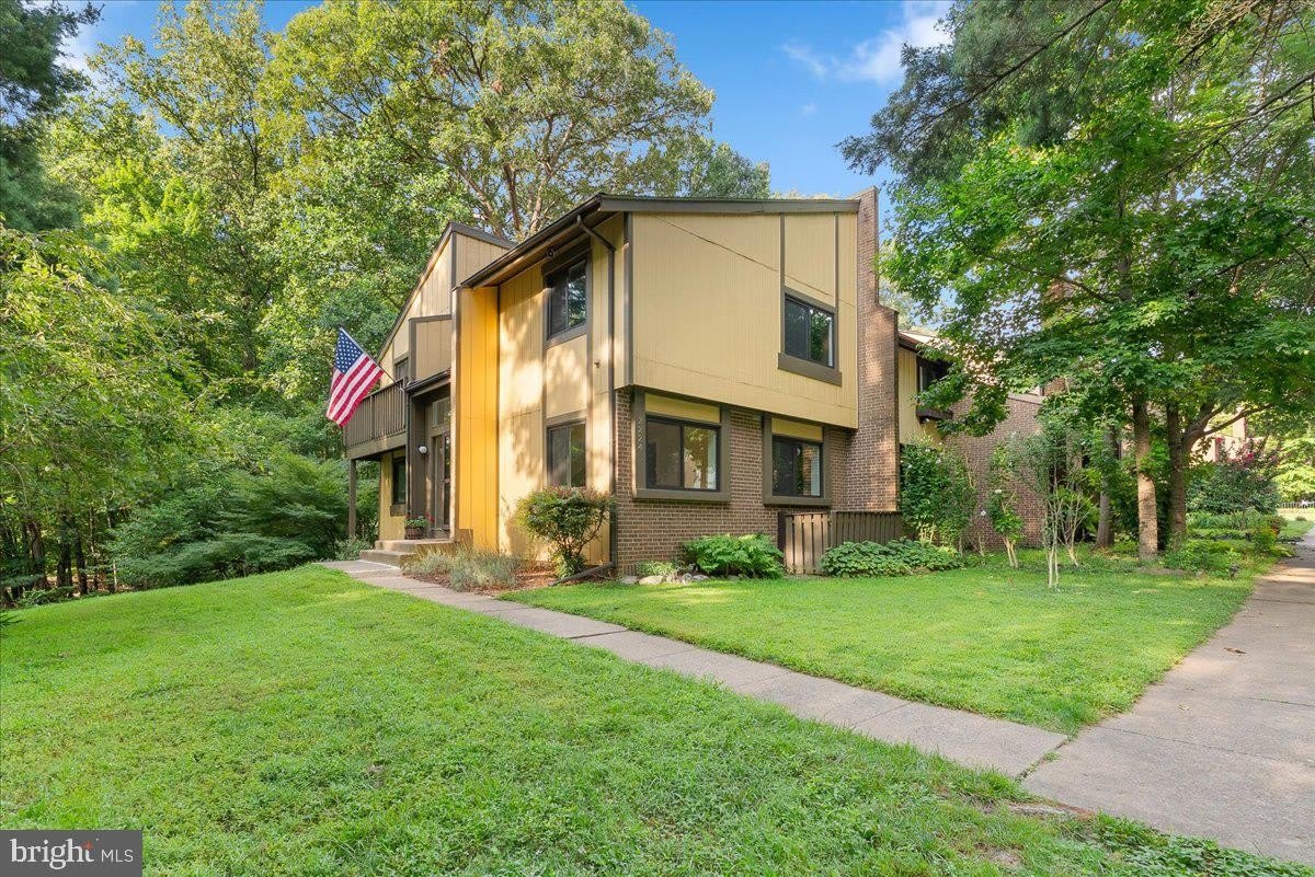 2224 GLENCOURSE Lane