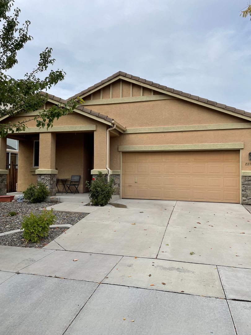 Single story home in Wingfield Springs