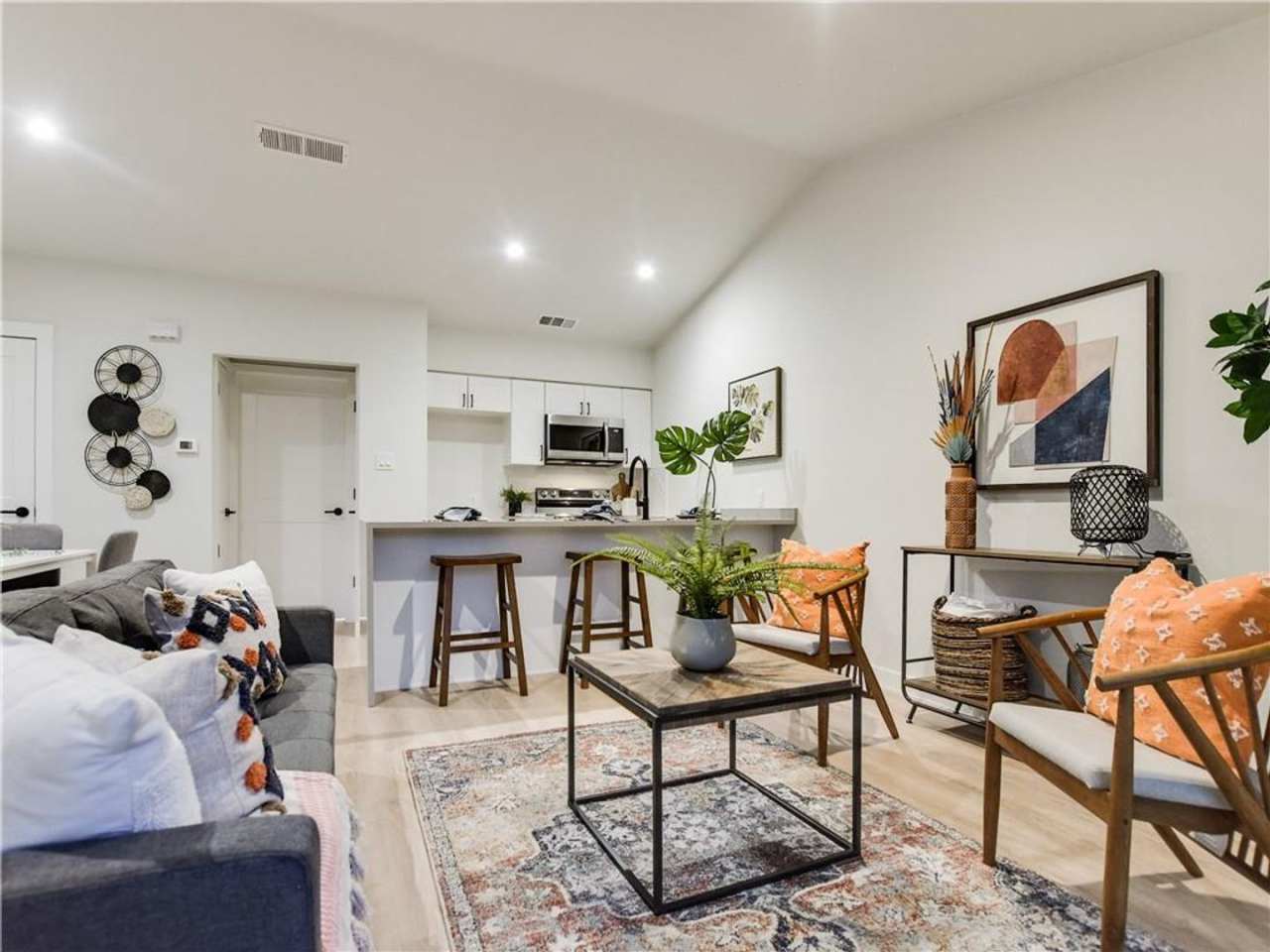 Awesome 1 bedroom/1 bath condo in a perfect location!