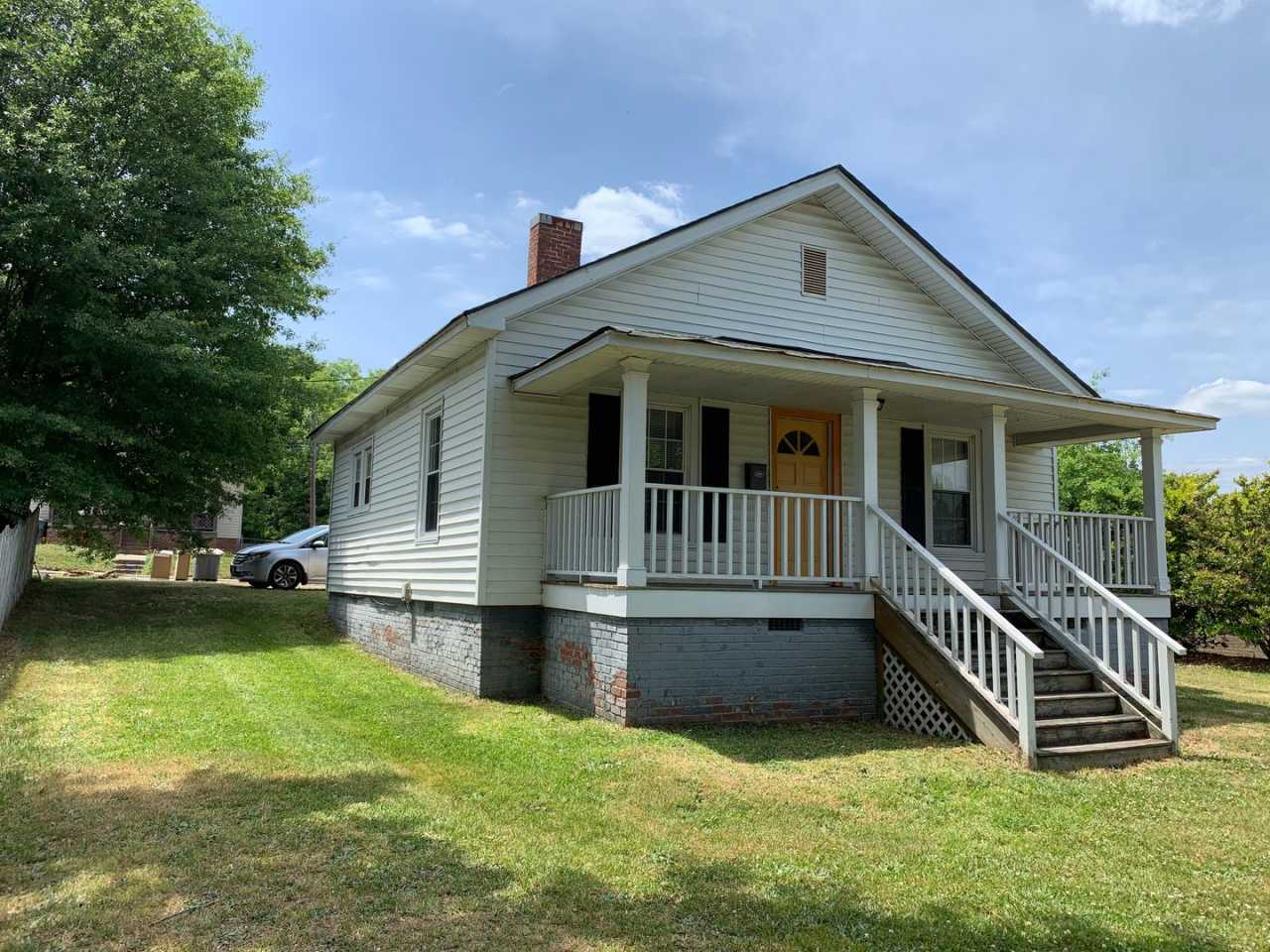 Must see this Adorable 2 bedroom 1 bath home located in Kannapolis!