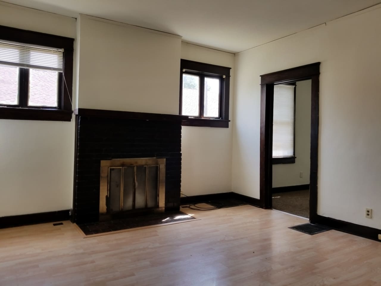 ***AUGUST 2027*** 5 Bed 3 Bath House Downtown