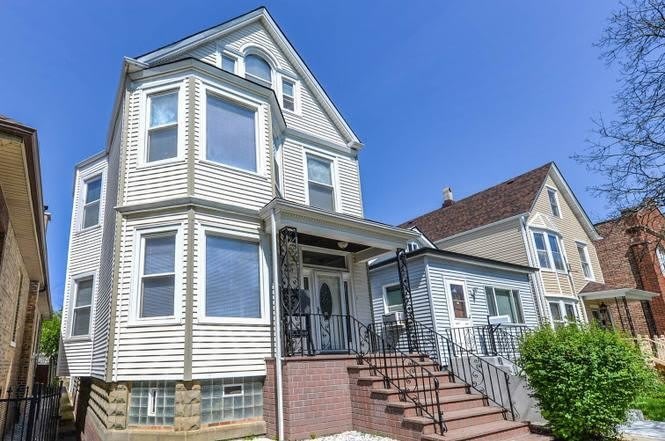 3450 N Lowell Avenue