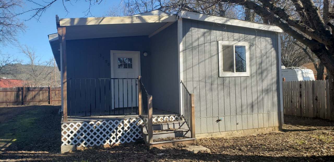 3590redwoodstreet.is4lease.com