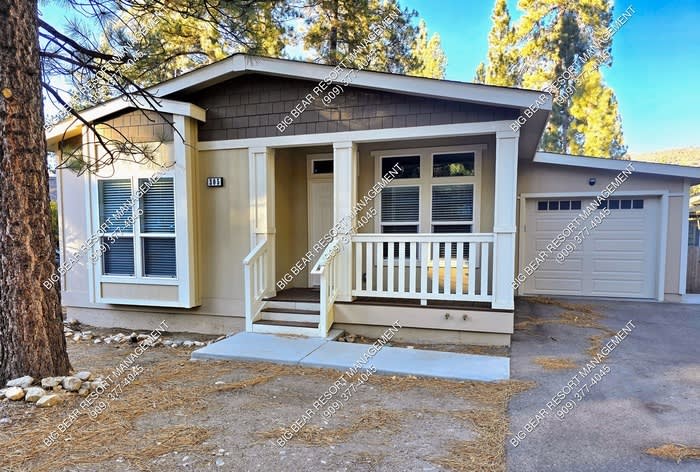 305 West Sherwood Boulevard