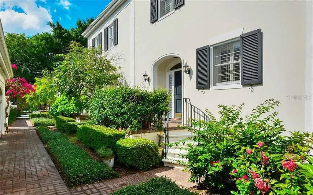 60 BISHOPS COURT #114 - 1