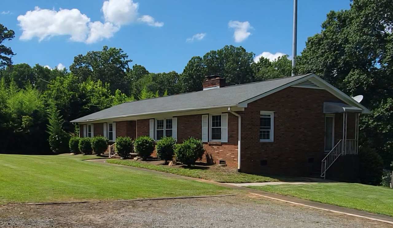 Exclusively Offered By Muse Realty, LLC