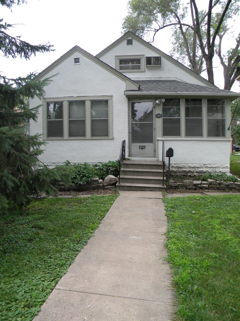 4 bedroom 2 bath available 9/1/2023