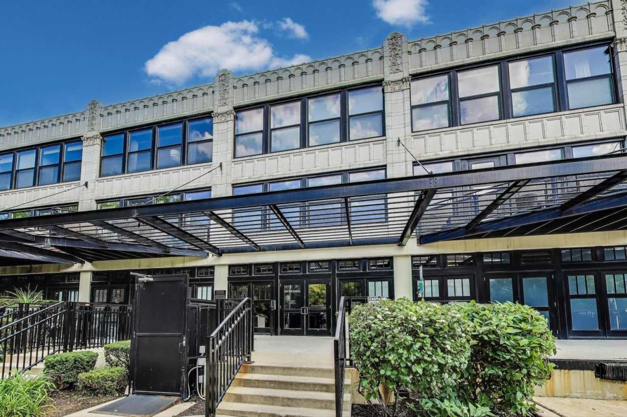 1071 W 15TH Street unit: 352