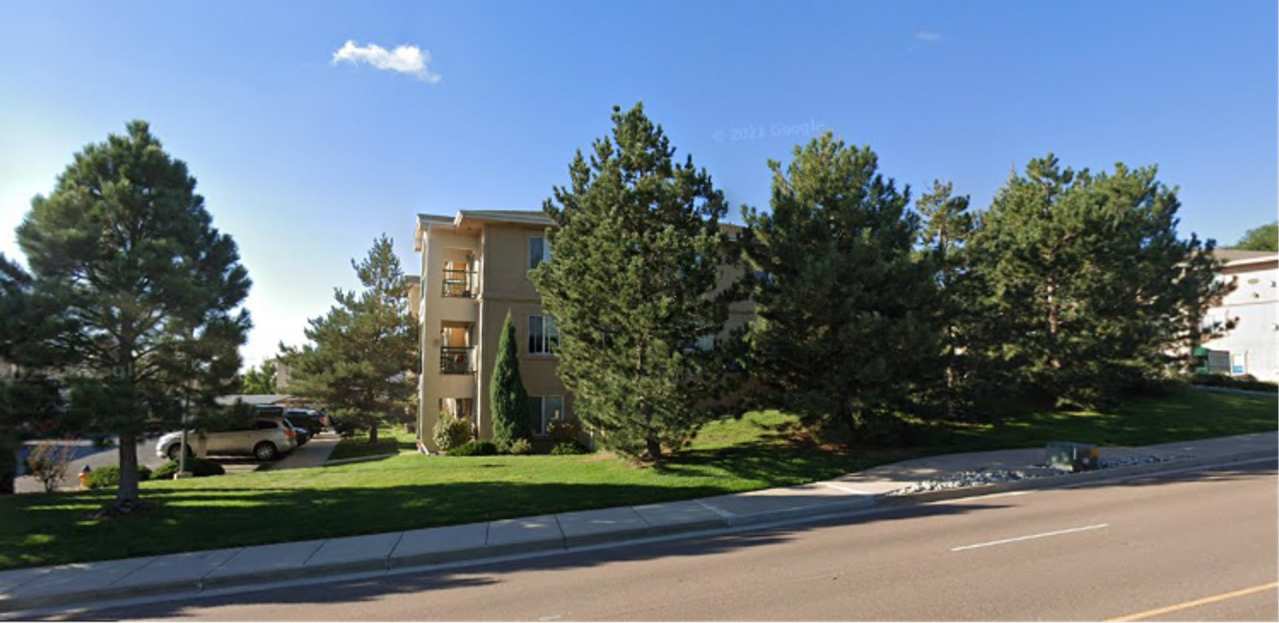 2 Bedroom condo in desirable Powers Corridor area!