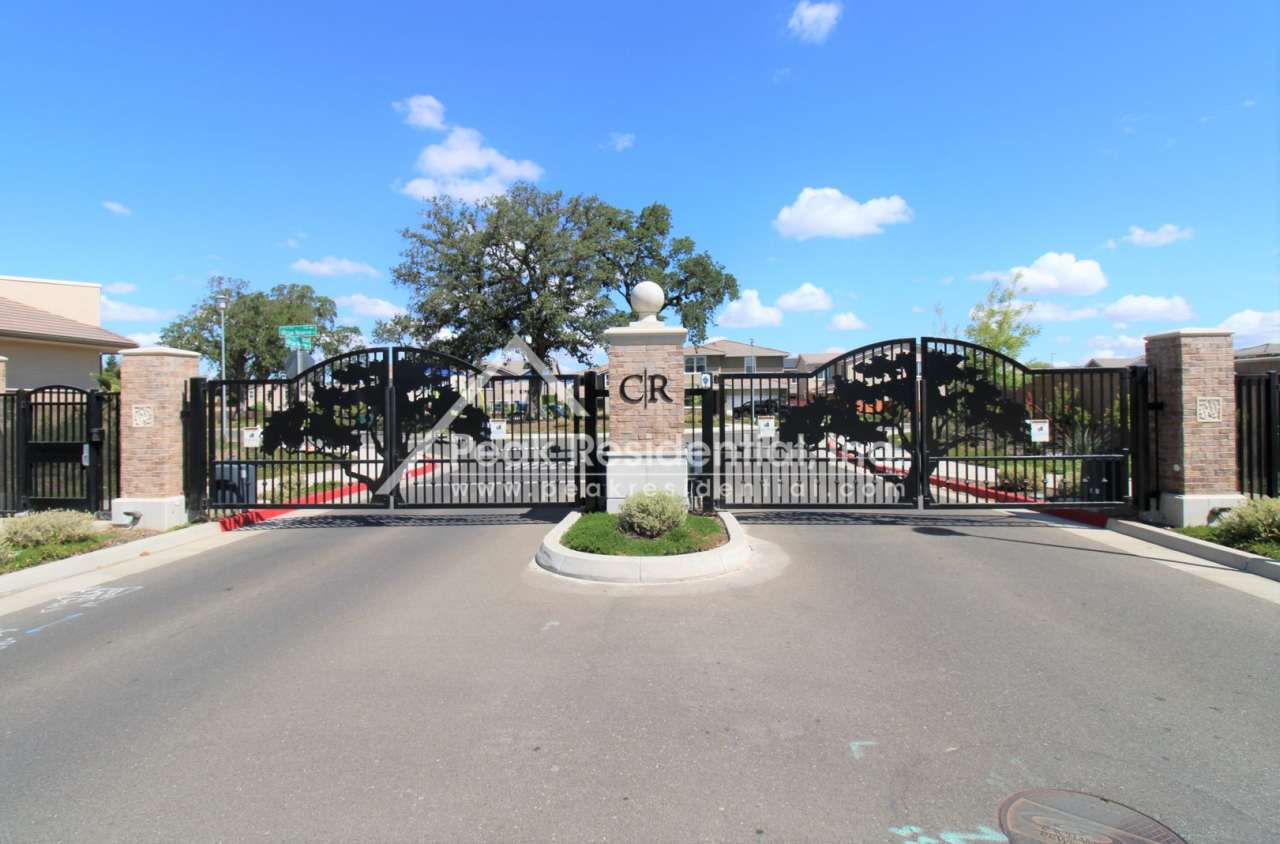 Very Nice 4bd/3ba Elk Grove Home in Gated Community!