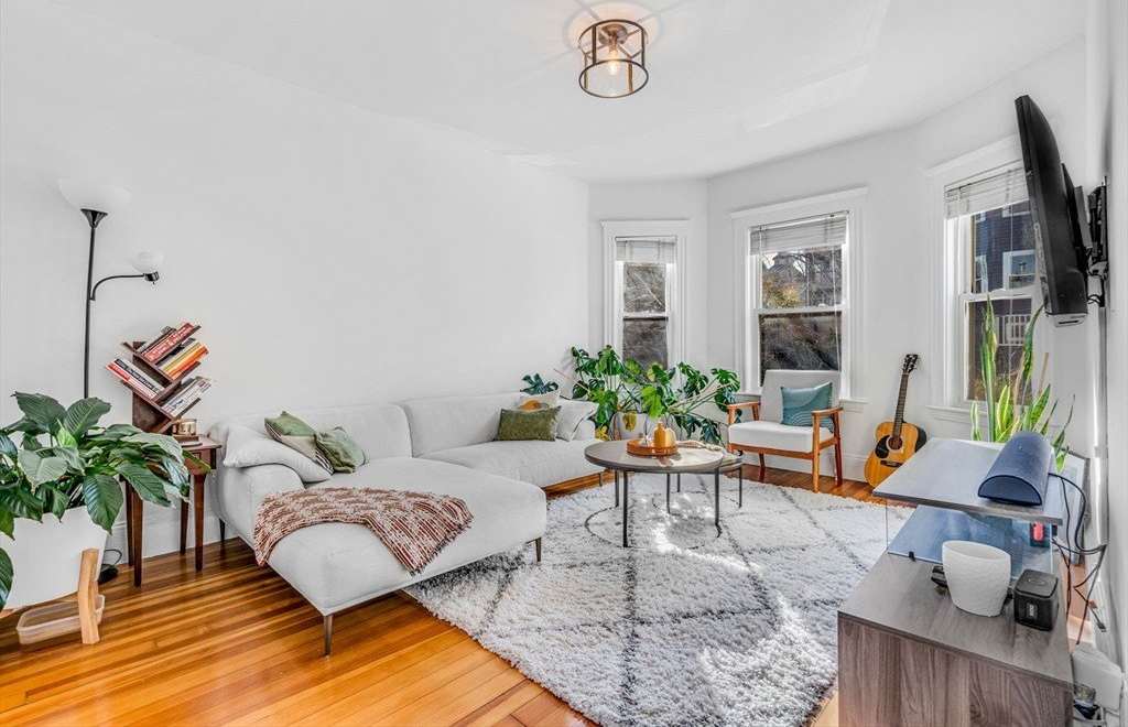 26 Peverell St unit: 2