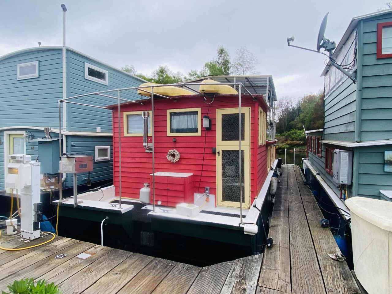 2143 N Northlake Way