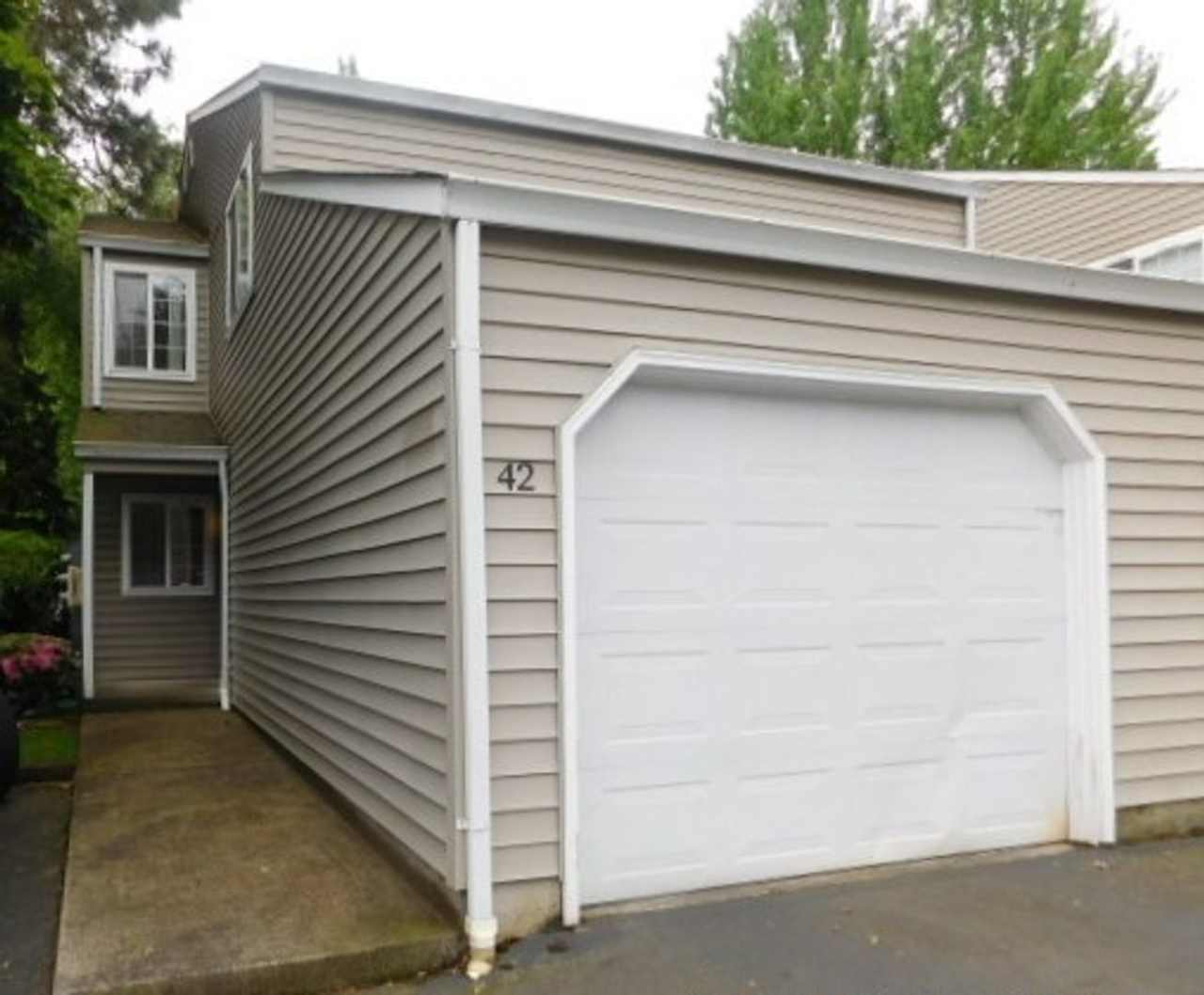 2Bd/1.5Ba Two Story Condo - Available to View!