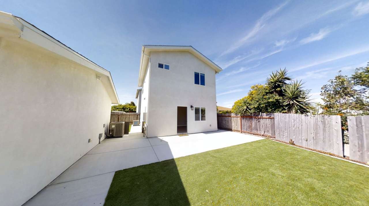 PRIVATE YARD!! 4BD/2BR, Corner of Tipton and 63rd